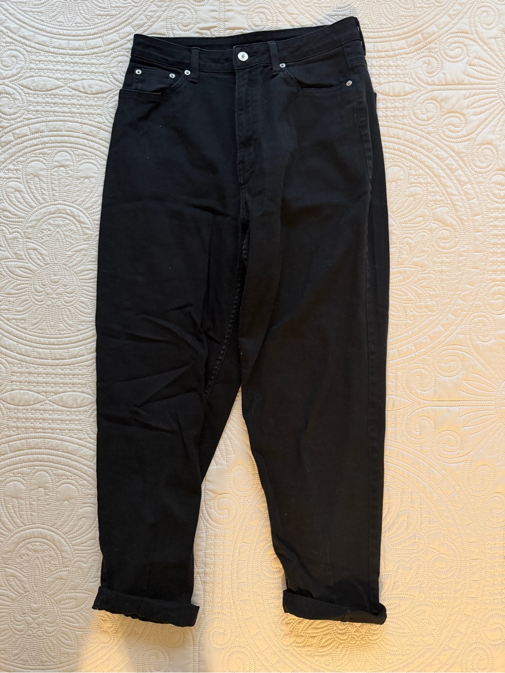 H&M Cuffed Jeans in Black